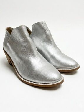 KDB Kelsi Dagger Brooklyn Cutout Ankle Metallic Silver Booties Size 7